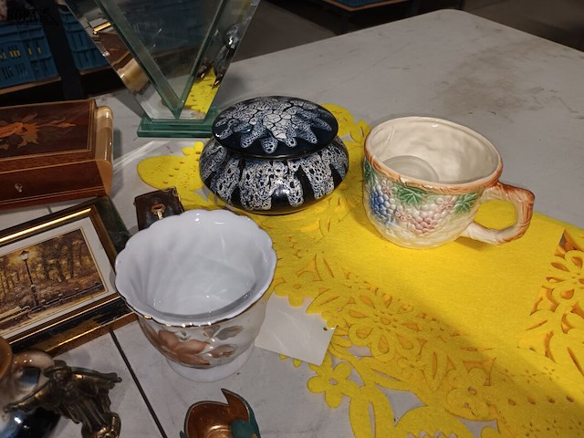 Lot 101 - lot decoratie - afbeelding 4 van  5