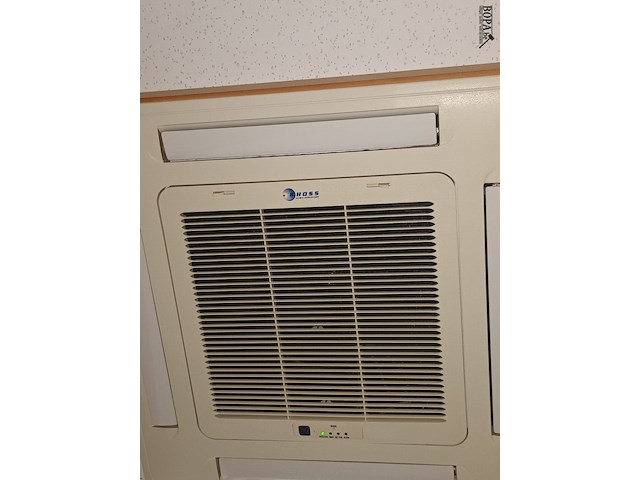 Lot 101 - rhoss inbouw airco/verwarming. 2 stuks - afbeelding 2 van  4