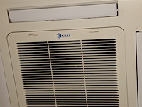 Lot 101 - rhoss inbouw airco/verwarming. 2 stuks - afbeelding 2 van  4