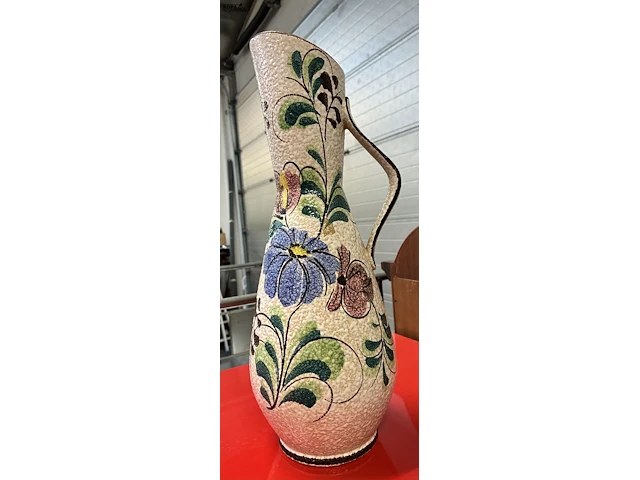 Lot 101 - vintage west-duitse keramieken schenkkan/vaas - afbeelding 2 van  3