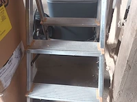 Lot 102 - aluminium trapje
