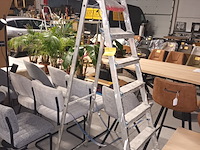 Lot 102 - aluminium trapladder - afbeelding 1 van  2