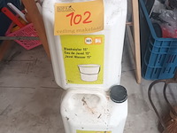 Lot 102 - bidon bleekwater 5 liter. 3 stuks - afbeelding 1 van  3