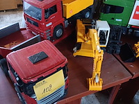 Lot 102 - camions en kraantjes. 10 stuks - afbeelding 1 van  10