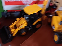 Lot 102 - camions en kraantjes. 10 stuks - afbeelding 4 van  10