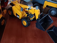 Lot 102 - camions en kraantjes. 10 stuks - afbeelding 5 van  10