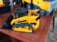 Lot 102 - camions en kraantjes. 10 stuks - afbeelding 6 van  10