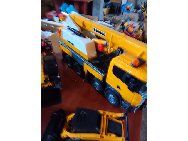 Lot 102 - camions en kraantjes. 10 stuks - afbeelding 7 van  10