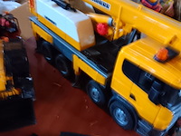 Lot 102 - camions en kraantjes. 10 stuks - afbeelding 7 van  10