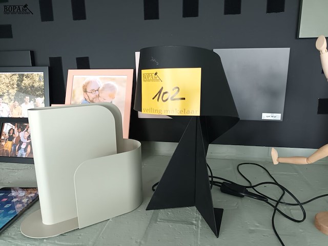 Lot 102 - decoratie en verlichting. 12 stuks - afbeelding 6 van  6