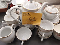 Lot 102 - divers koffieservies. 36 stuks - afbeelding 1 van  5