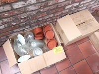 Lot 102 - diverse schaaltjes en potjes. 3 dozen - afbeelding 1 van  5