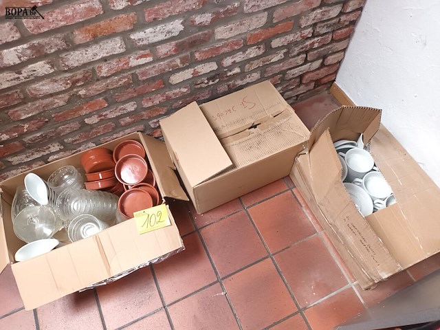 Lot 102 - diverse schaaltjes en potjes. 3 dozen - afbeelding 3 van  5