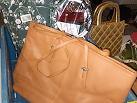 Lot 102 - handtassen en draagtassen. 11 stuks - afbeelding 2 van  6