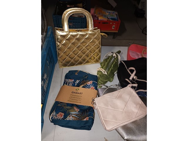 Lot 102 - handtassen en draagtassen. 11 stuks - afbeelding 3 van  6