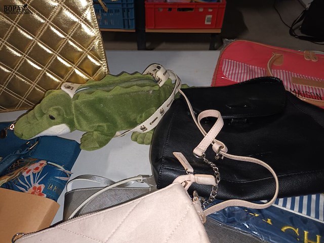 Lot 102 - handtassen en draagtassen. 11 stuks - afbeelding 4 van  6