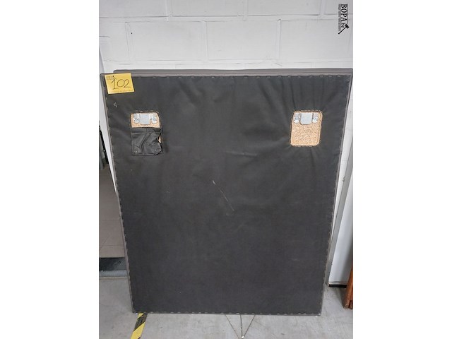 Lot 102 - hoofdbord boxspring - afbeelding 2 van  2
