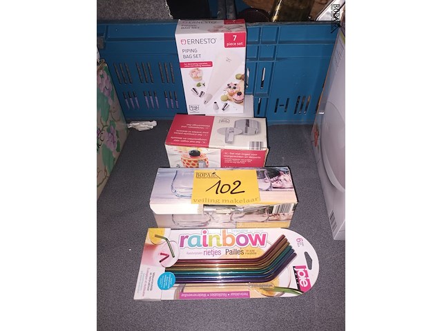 Lot 102 - keukengerei. 5 stuks - afbeelding 1 van  5