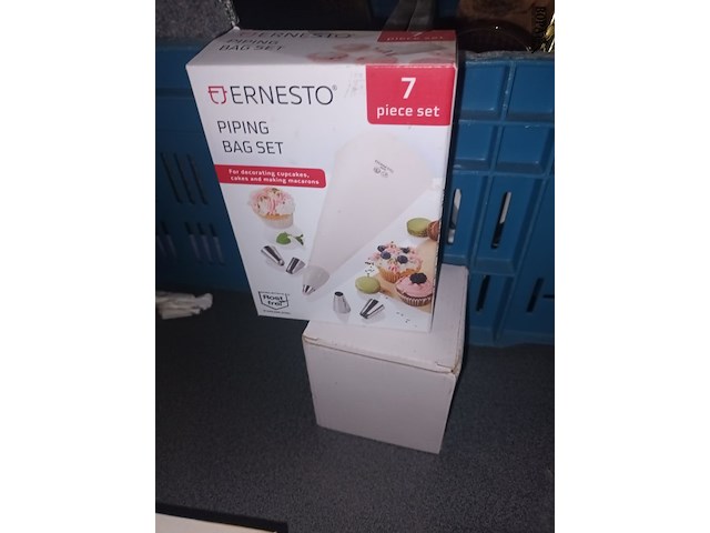 Lot 102 - keukengerei. 5 stuks - afbeelding 4 van  5