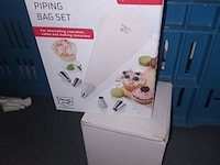 Lot 102 - keukengerei. 5 stuks - afbeelding 4 van  5