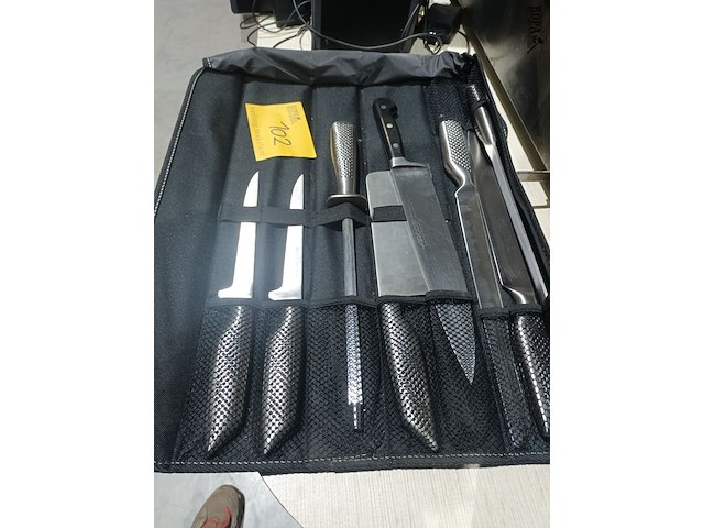 Lot 102 - koksmessen in draagtas - afbeelding 4 van  4