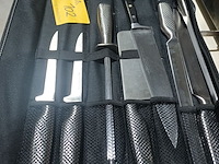 Lot 102 - koksmessen in draagtas - afbeelding 4 van  4