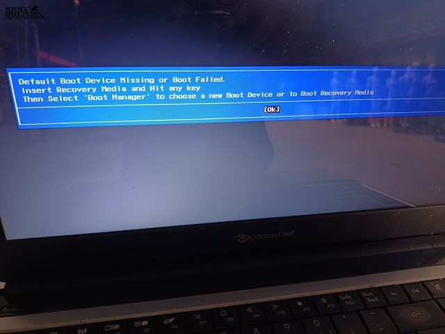 Lot 102 - laptop packard bell en draagtassen - afbeelding 3 van  5