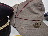 Lot 102 - letland 2 kepies - afbeelding 4 van  4