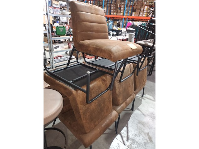 Lot 102 - lounge stoel. 7 stuks - afbeelding 1 van  4