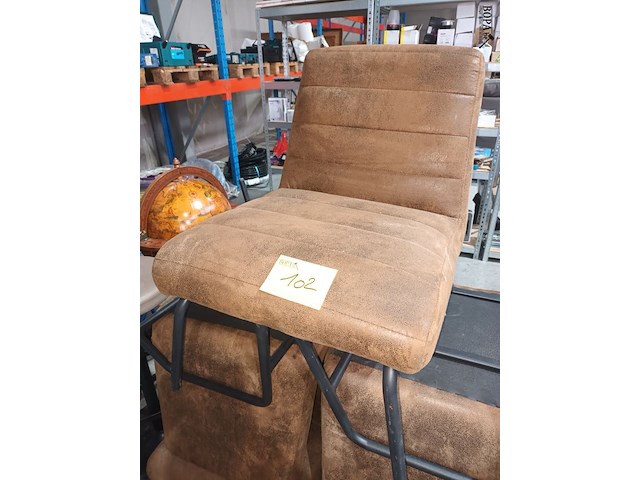 Lot 102 - lounge stoel. 7 stuks - afbeelding 2 van  4