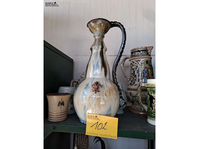 Lot 102 - oude bierkannen en potten in aardewerk duitse stijl - afbeelding 5 van  6