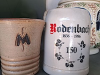 Lot 102 - oude bierkannen en potten in aardewerk duitse stijl - afbeelding 6 van  6