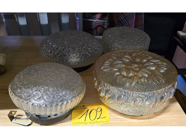 Lot 102 - plafoniéres 4 stuks - afbeelding 1 van  3