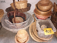 Lot 102 - rieten mandjes. 44 stuks - afbeelding 2 van  5