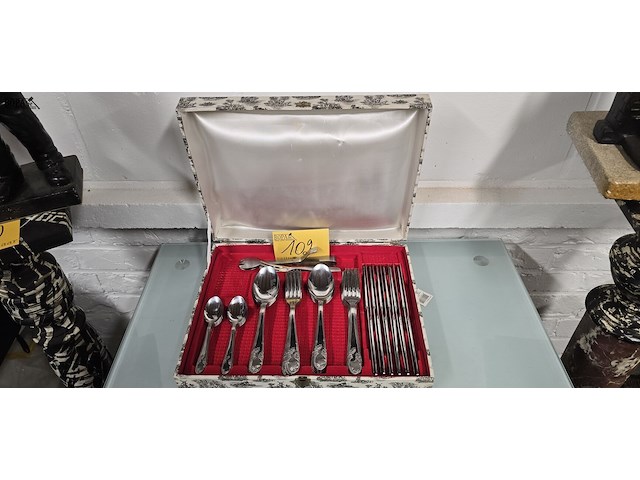Lot 102 - vintage bestekkoffer 55 delig - afbeelding 1 van  4