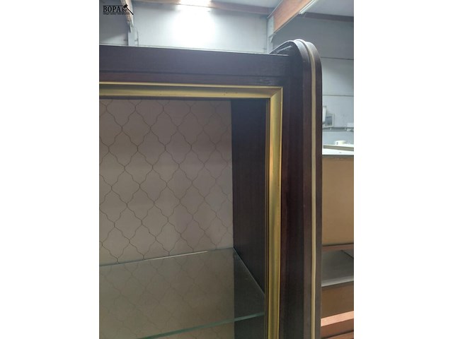 Lot 102 - vintage franse vitrinekast '60 - gouden randen - afbeelding 7 van  7