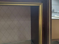 Lot 102 - vintage franse vitrinekast '60 - gouden randen - afbeelding 7 van  7