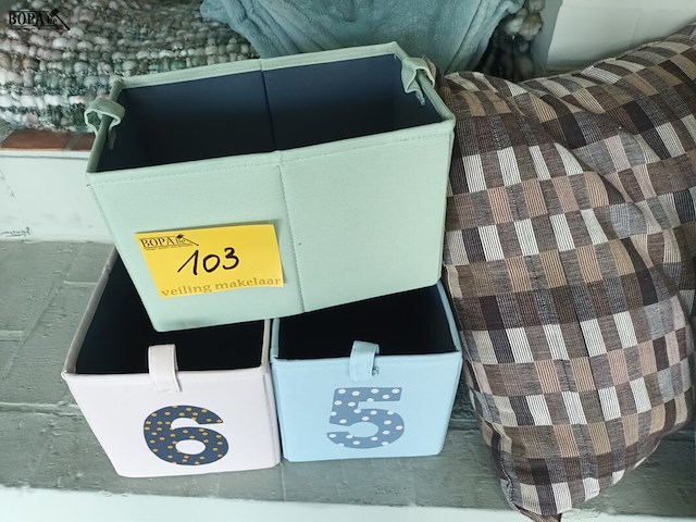 Lot 103 - diversen - afbeelding 1 van  5
