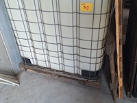 Lot 103 - ibc container - afbeelding 1 van  1