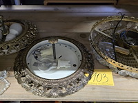 Lot 103 - koperen plafoniéres en belletjes plafoniére - afbeelding 1 van  4