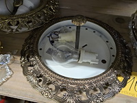 Lot 103 - koperen plafoniéres en belletjes plafoniére - afbeelding 3 van  4