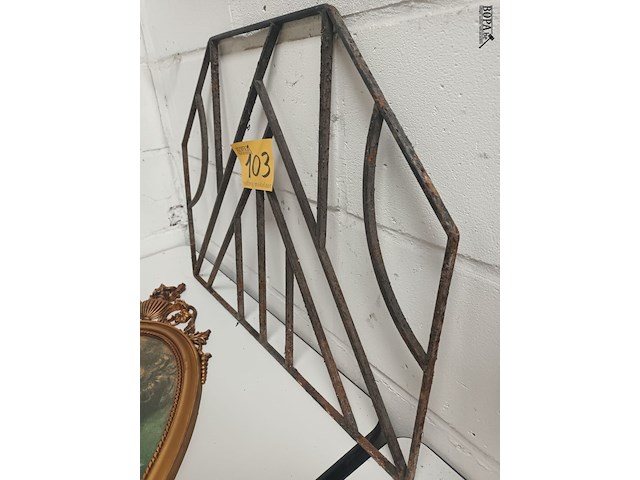 Lot 103 - metalen ornament - afbeelding 3 van  3