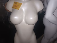 Lot 103 - paspop torso vrouw op statief - afbeelding 1 van  3