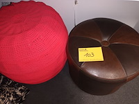 Lot 103 - poef. 2 stuks - afbeelding 1 van  3