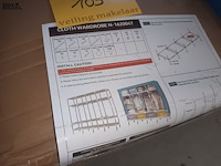 Lot 103 - stoffen kleerkast - afbeelding 2 van  2