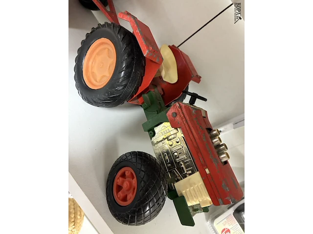 Lot 103 - vintage bull farmer massey ferguson tractor - afbeelding 2 van  3