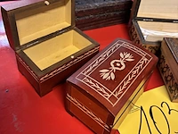 Lot 103 - vintage en antieke houten doosjes - 5 stuks - afbeelding 2 van  5