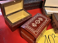Lot 103 - vintage en antieke houten doosjes - 5 stuks - afbeelding 3 van  5
