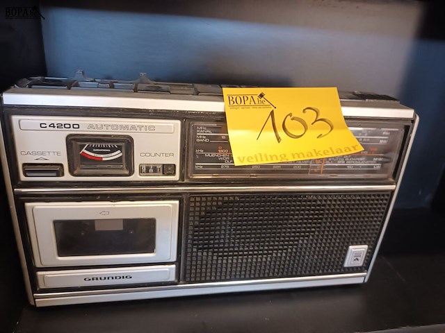 Lot 103 - vintage grundig radio - afbeelding 1 van  2