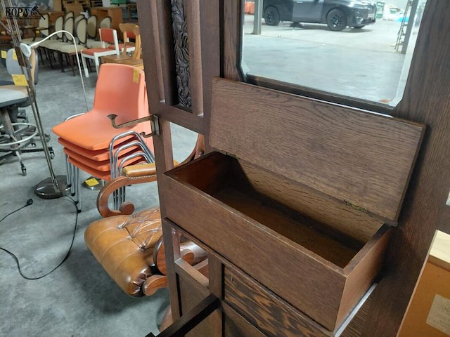 Lot 104 - antieken houten halmeubel/kapstok met spiegel, opbergvak en - afbeelding 5 van  8